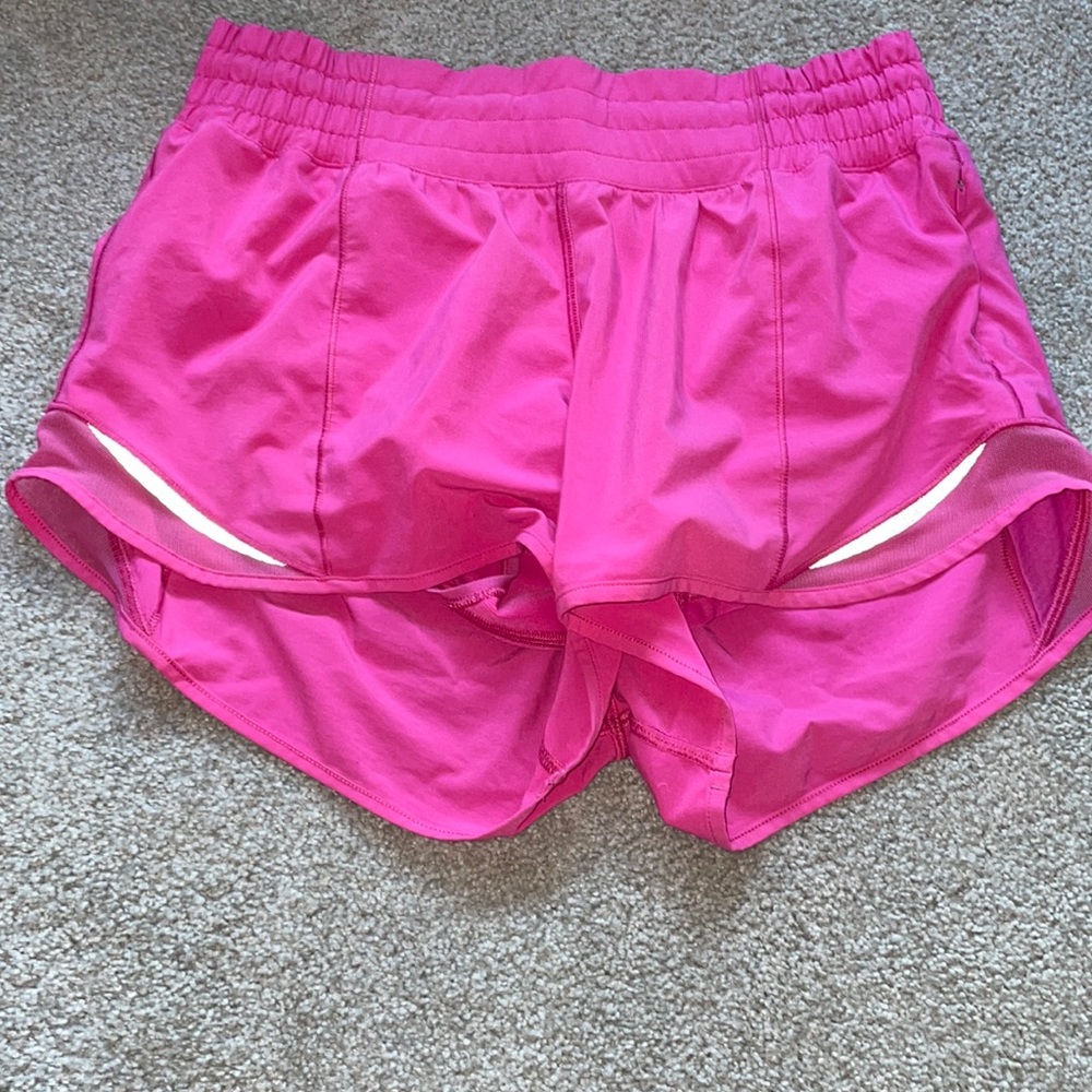 sonic pink hotty hot lululemon shorts high rise 2.5”